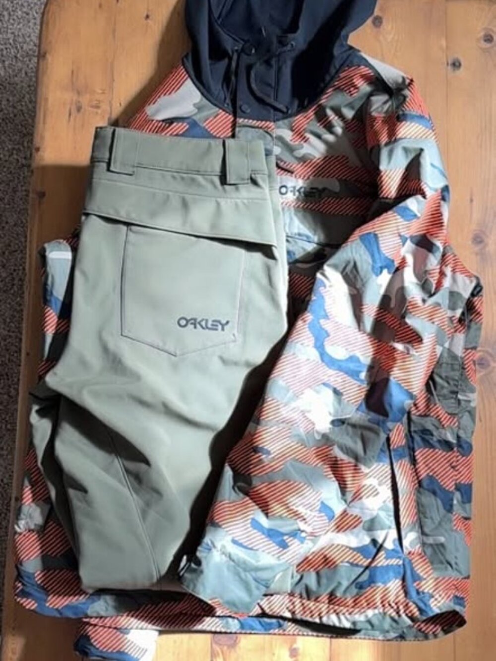 Oakley Ski Snowboard Jacket and Pants